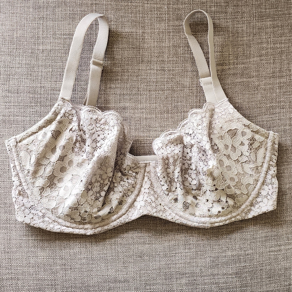 Victoria's Secret convertible bra 34DDIn very good condition